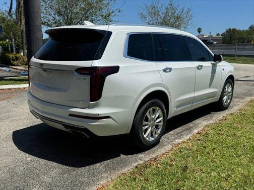2023 Cadillac XT6 Luxury FWD