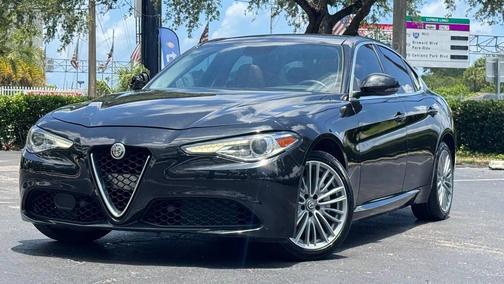 Vulcano Black Metallic 2017 Alfa Romeo Giulia Ti
