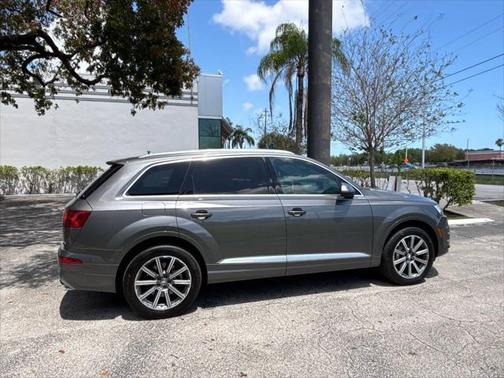 2019 Audi Q7 55 Premium Plus