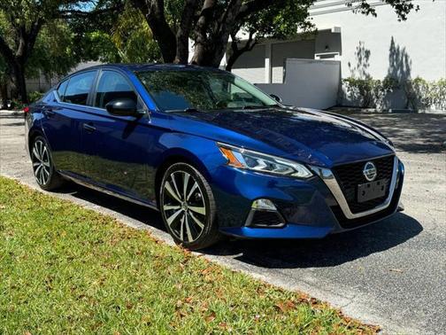 2022 Nissan Altima SR FWD