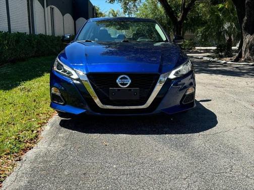 2022 Nissan Altima SR FWD