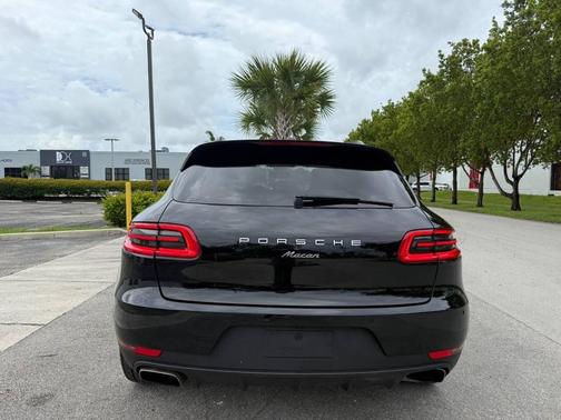2018 Porsche Macan Sport Edition