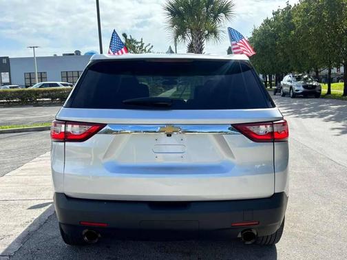 2021 Chevrolet Traverse LS