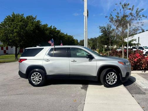 2021 Chevrolet Traverse LS