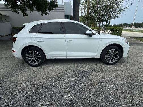 2022 Audi Q5 45 S line Premium Plus