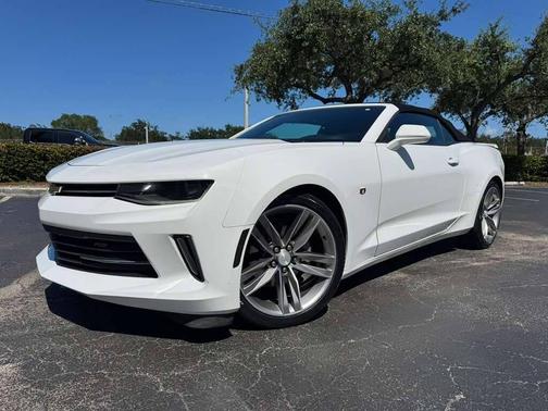 Summit White 2018 Chevrolet Camaro 1LT