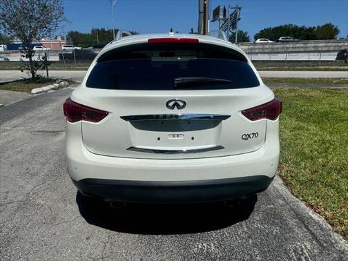 2017 INFINITI QX70 Base