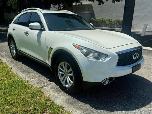 2017 INFINITI QX70 Base