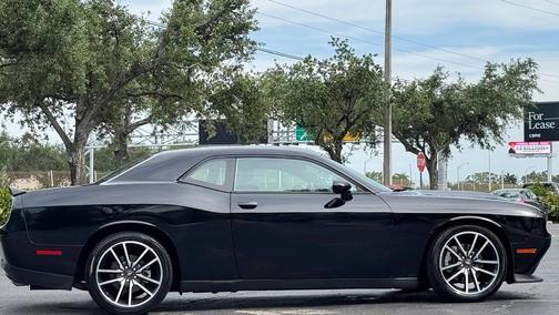Pitch Black Clearcoat 2023 Dodge Challenger R/T