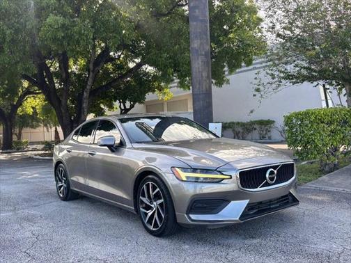 2019 Volvo S60 T5 Momentum