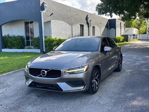 2019 Volvo S60 T5 Momentum