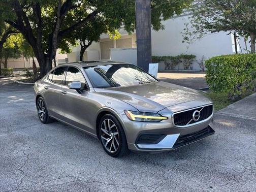 2019 Volvo S60 T5 Momentum