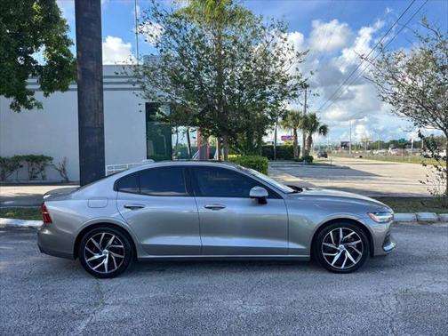 2019 Volvo S60 T5 Momentum