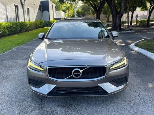 2019 Volvo S60 T5 Momentum