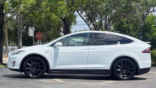 Pearl White Multi-Coat 2016 Tesla Model X 75D