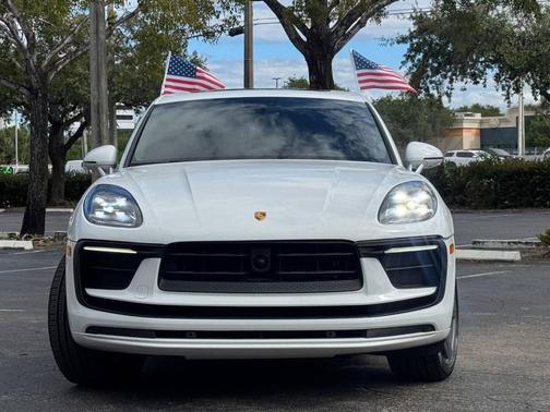 2023 Porsche Macan T AWD 4dr SUV