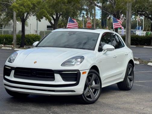 2023 Porsche Macan T AWD 4dr SUV