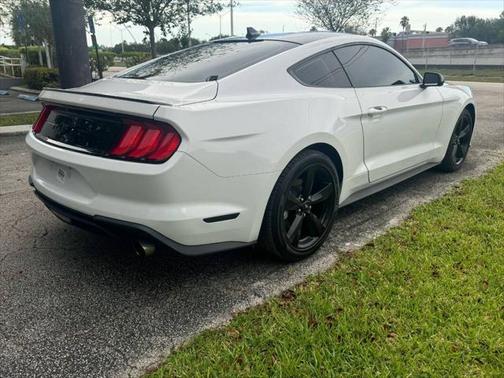 2021 Ford Mustang EcoBoost