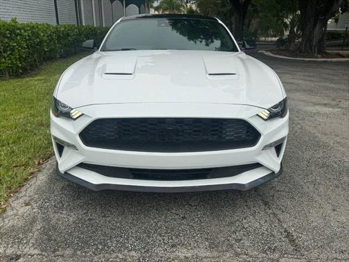 2021 Ford Mustang EcoBoost