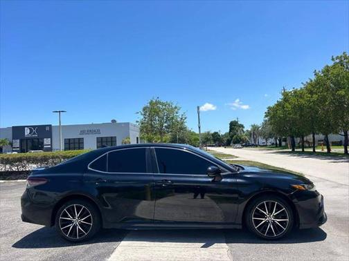 2022 Toyota Camry SE