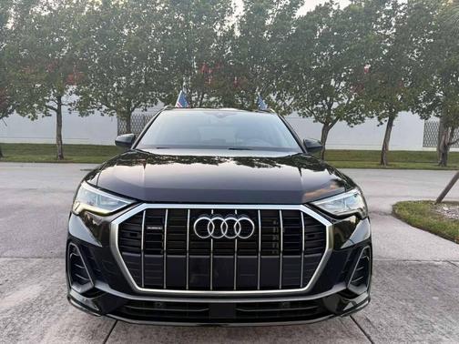 2023 Audi Q3 Premium 45 TFSI S line quattro Tiptronic
