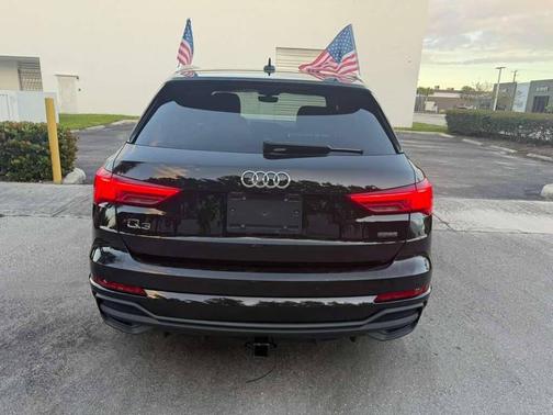 2023 Audi Q3 Premium 45 TFSI S line quattro Tiptronic