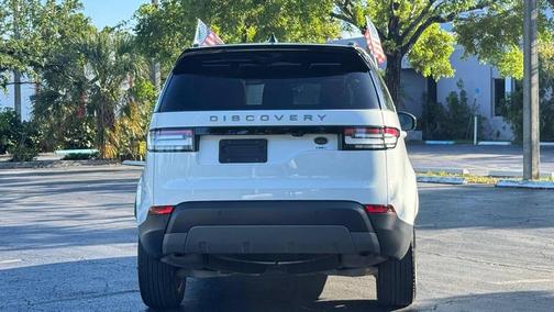 Fuji White 2020 Land Rover Discovery SE