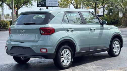 2025 Hyundai VENUE SE