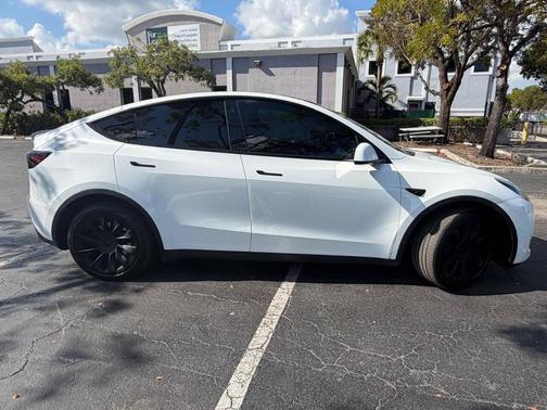 2021 Tesla Model Y Long Range Dual Motor All-Wheel Drive