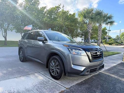 Gun Metallic 2022 Nissan Pathfinder SV 2WD