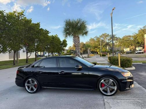 2023 Audi A4 45 S line Premium Plus