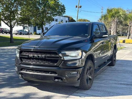 Diamond Black Crystal Pearlcoat 2020 RAM 1500 Big Horn/Lone Star Truck