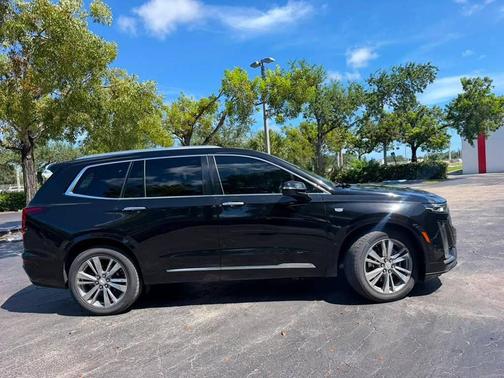 Stellar Black Metallic 2022 Cadillac XT6 Premium Luxury FWD