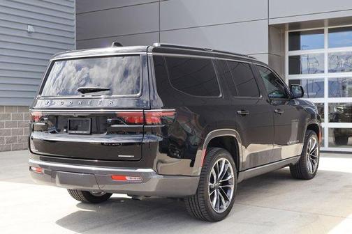 Diamond Black 2022 Jeep Wagoneer Series III