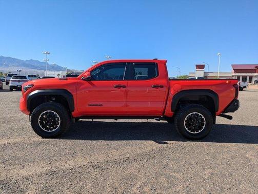 2024 Toyota Tacoma Hybrid TRD