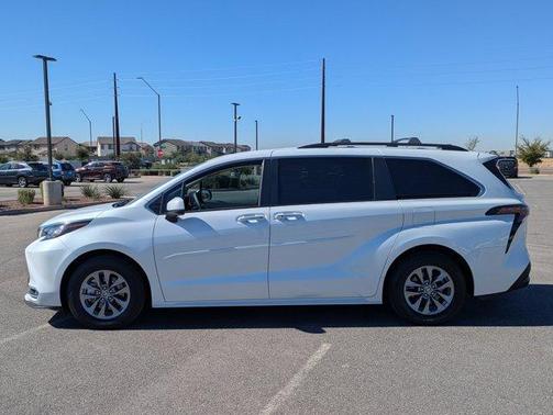2023 Toyota Sienna XLE