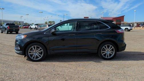 2022 Ford Edge Titanium