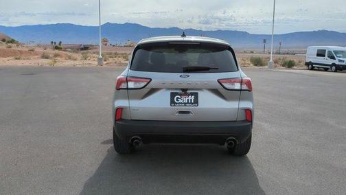 Iconic Silver Metallic 2022 Ford Escape SE