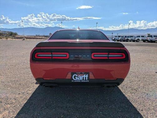 2016 Dodge Challenger 392 Hemi Scat Pack Shaker