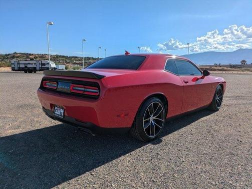 2016 Dodge Challenger 392 Hemi Scat Pack Shaker