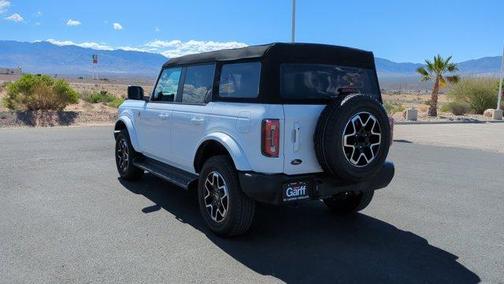 Oxford White 2025 Ford Bronco Outer Banks