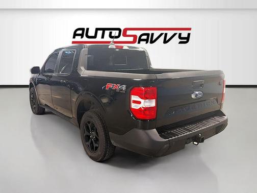 SHADOW BLACK 2023 Ford Maverick Lariat