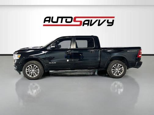 Diamond Black Crystal Pearlcoat 2020 RAM 1500 Laramie