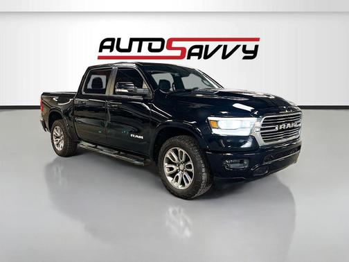 Diamond Black Crystal Pearlcoat 2020 RAM 1500 Laramie