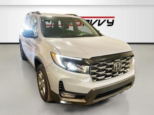 Sonic Gray Pearl 2025 Honda Passport AWD TrailSport