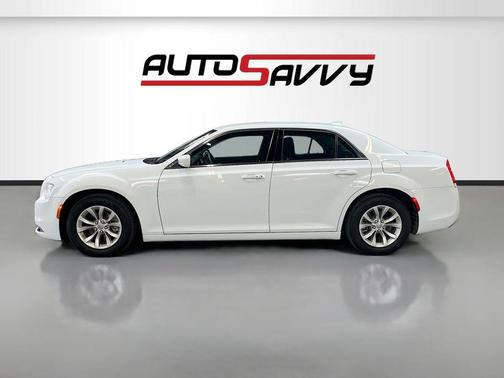 2023 Chrysler 300 Touring