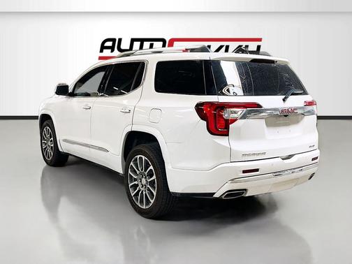 White Frost Tricoat 2023 GMC Acadia Denali