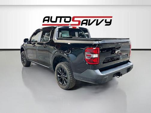 SHADOW BLACK 2024 Ford Maverick Lariat
