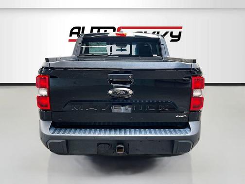 SHADOW BLACK 2024 Ford Maverick Lariat