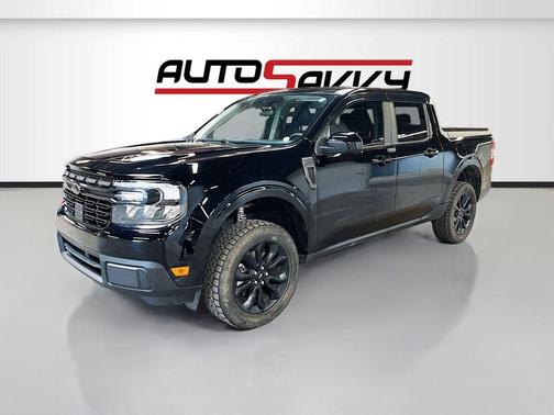 SHADOW BLACK 2024 Ford Maverick Lariat